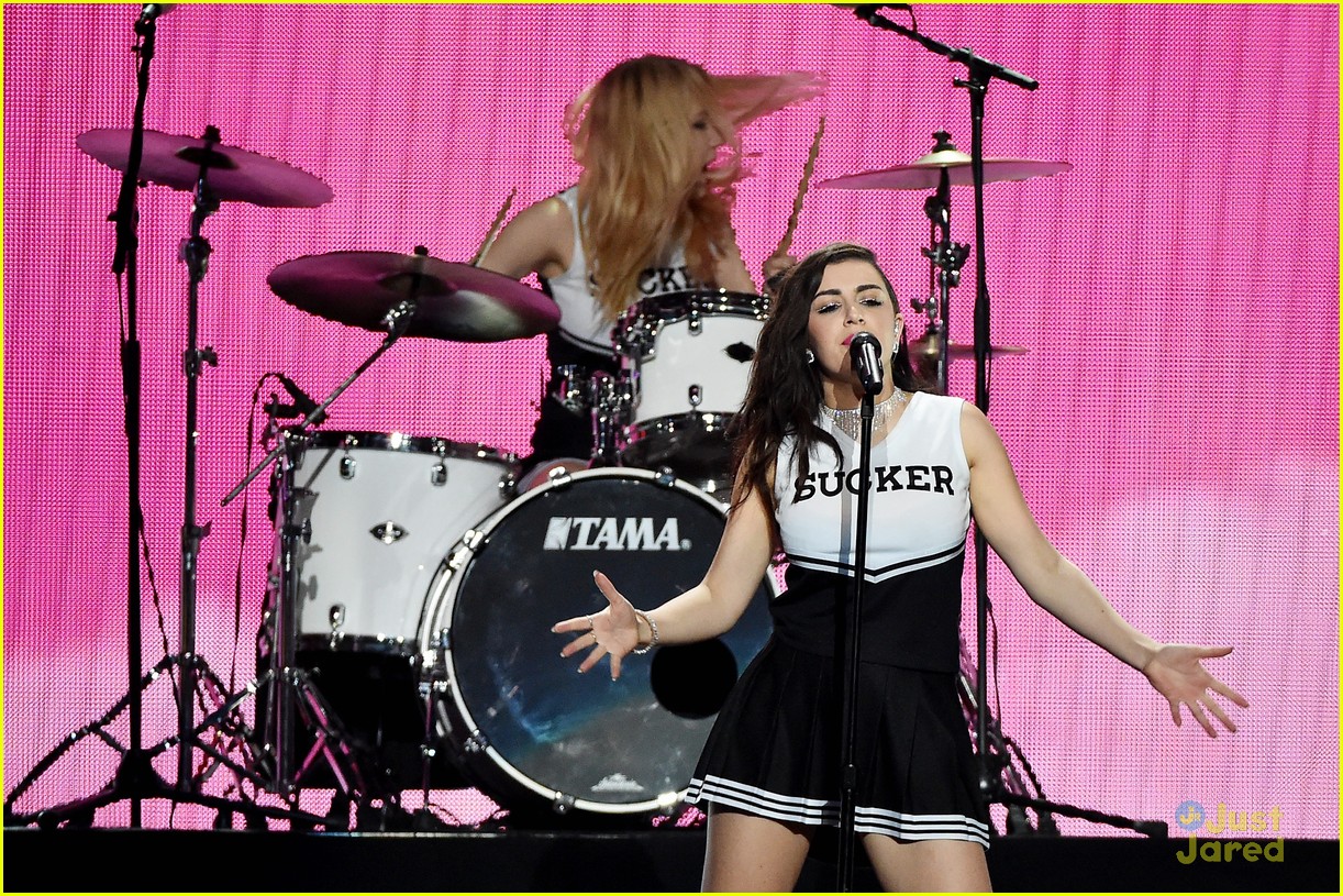 Best Charli XCX Performs At IHeaartRadio Z100 Jingle Ball In New York