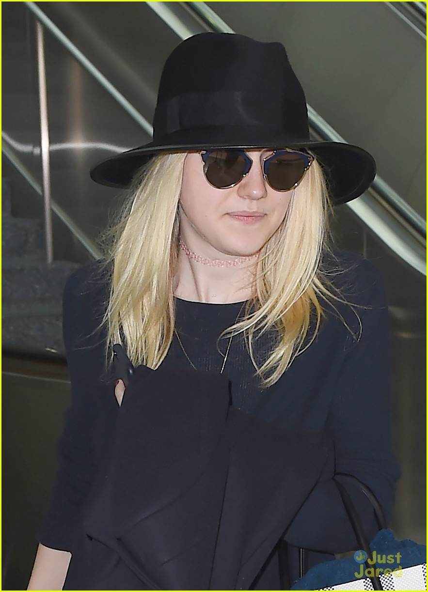 Dakota Fanning Has No Idea What To Do For Her 21st Birthday | Photo ...