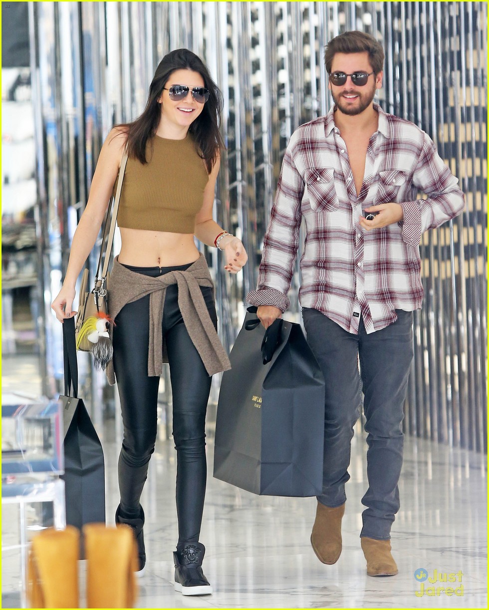 Kendall & Kylie Jenner Grab Lunch Together Right Before Christmas Eve ...