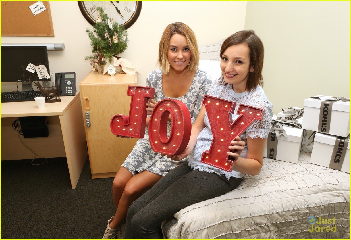 Lauren Conrad Lends Her Time to Decorate Childrens Hospital Rooms