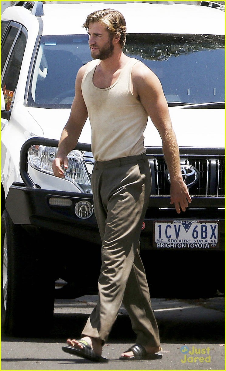 Full Sized Photo of liam hemsworth barefoot the dressmaker australia 18 ...