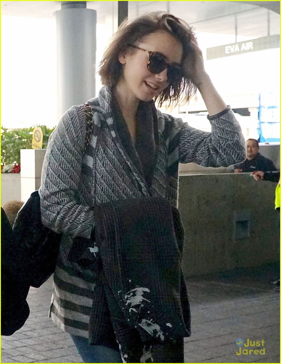 Full Sized Photo Of Lily Collins Mom Jill Jet Out For Holiday 07 Lily Collins And Mom Jill Head
