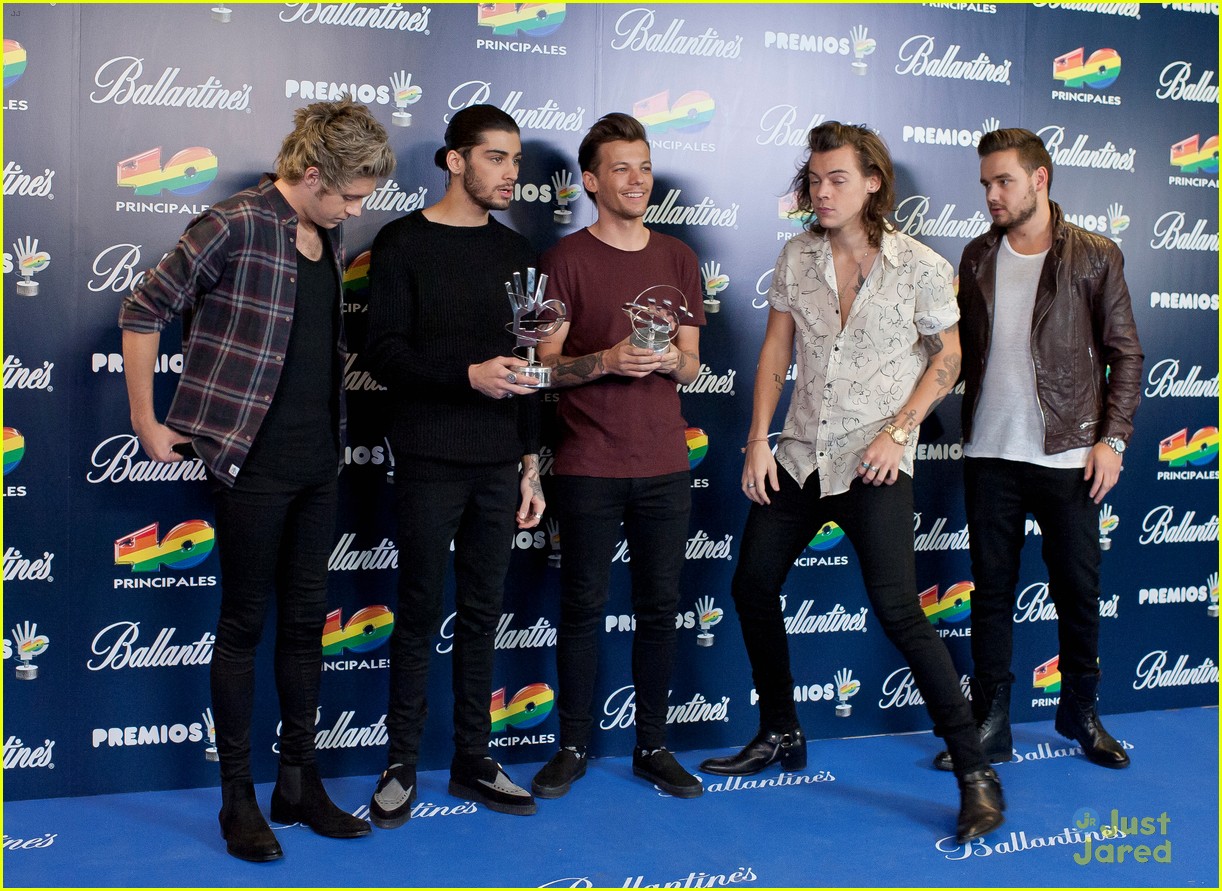 One Direction Performs Steal My Girl At 40 Principales Awards Video Photo 753869 Photo 4077