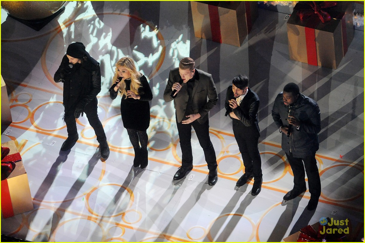 Pentatonix Lit Up Rockefeller Center After Landing at 2 on Billboard