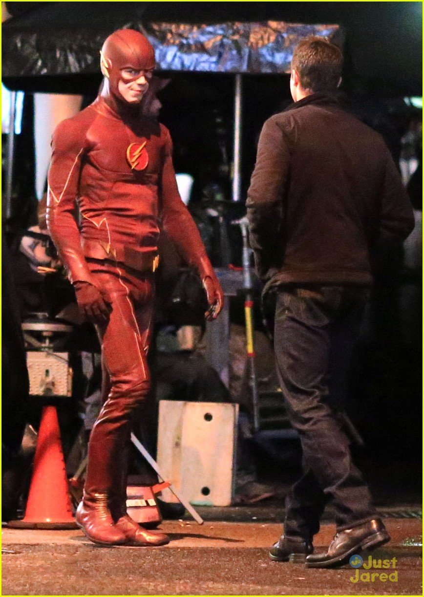 Grant Gustin & Robbie Amell: The Flash & Firestorm Are Best Friends ...