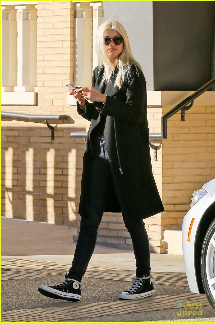 Full Sized Photo of sofia richie barneys shopper 01 | Sofia Richie Gets