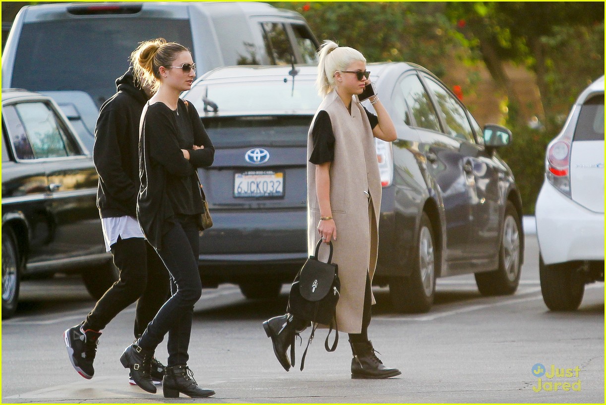 Full Sized Photo of sofia richie barneys again fred segal stop 09