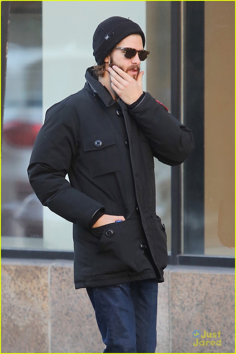 Andrew Garfield Runs Errands Without Emma Stone in NYC | Photo 758220 ...