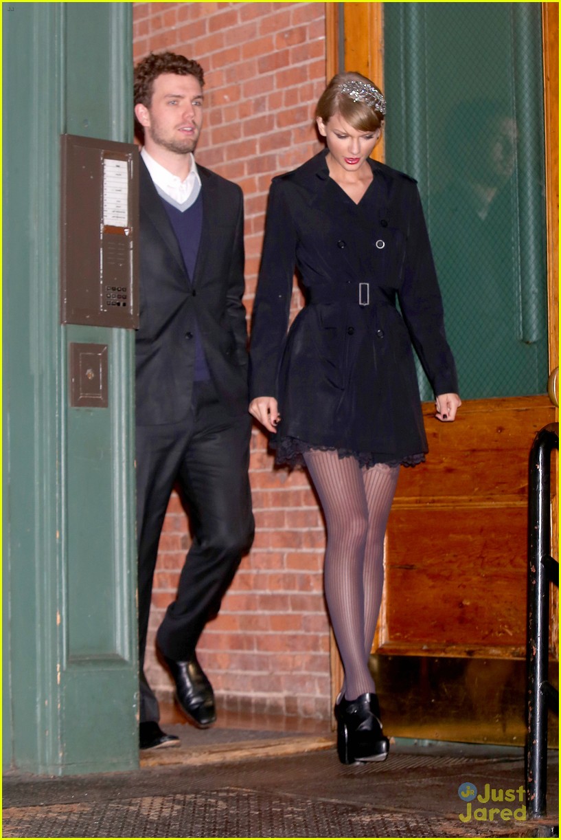 taylor swift austin dressed for formal dinner 12