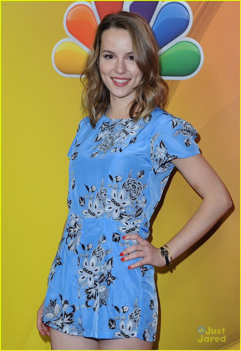 Bridgit Mendler: Get A First Look at Candace On 'Undateable'! | Photo ...