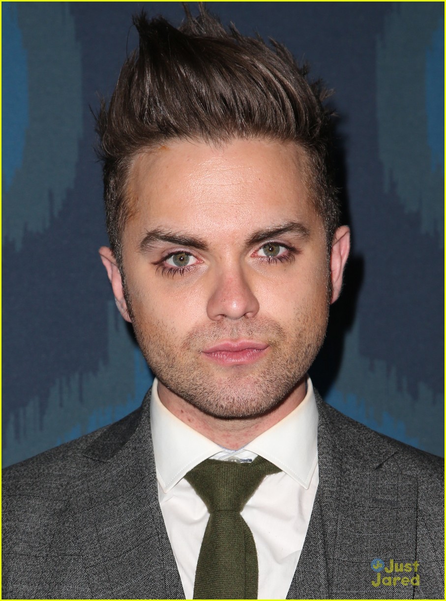 Thomas Dekker Keeps It Sharp For Fox's TCA Party | Photo 764521 - Photo ...