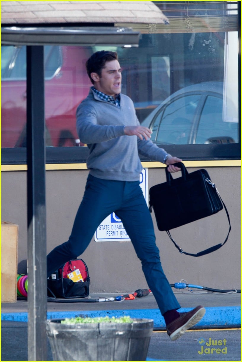 Zac Efron & Zoey Deutch Get 'Dirty' on Set! | Photo 764173 - Photo