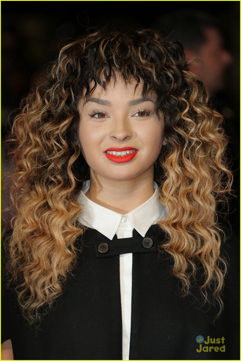 Ella Eyre Steps Out For 'Selma' Premiere After Asking Fans Not to Send