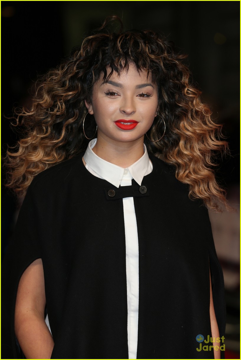 Ella Eyre Steps Out For 'Selma' Premiere After Asking Fans Not to Send