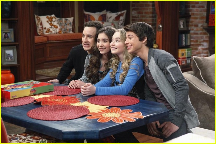 Full Sized Photo of sabrina carpenter uriah shelton gmw game night