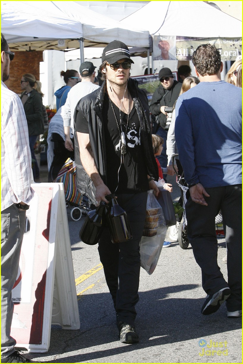 Ian Somerhalder Shows Off Muscles While Carrying Boxes At Farmers Market Photo 759683 Photo 2826