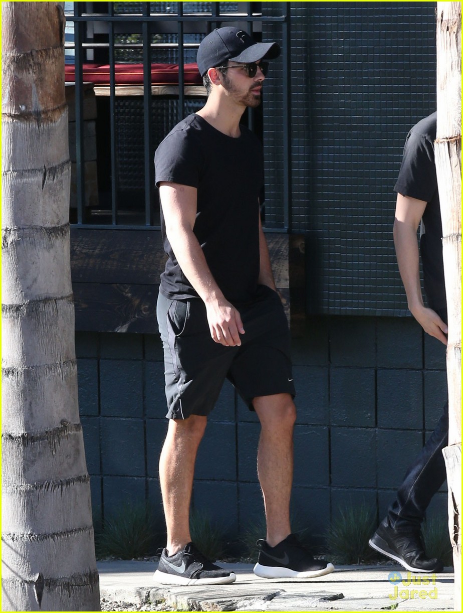 What Does Joe Jonas Do When He Sees His Crush? Photo 767705 Photo