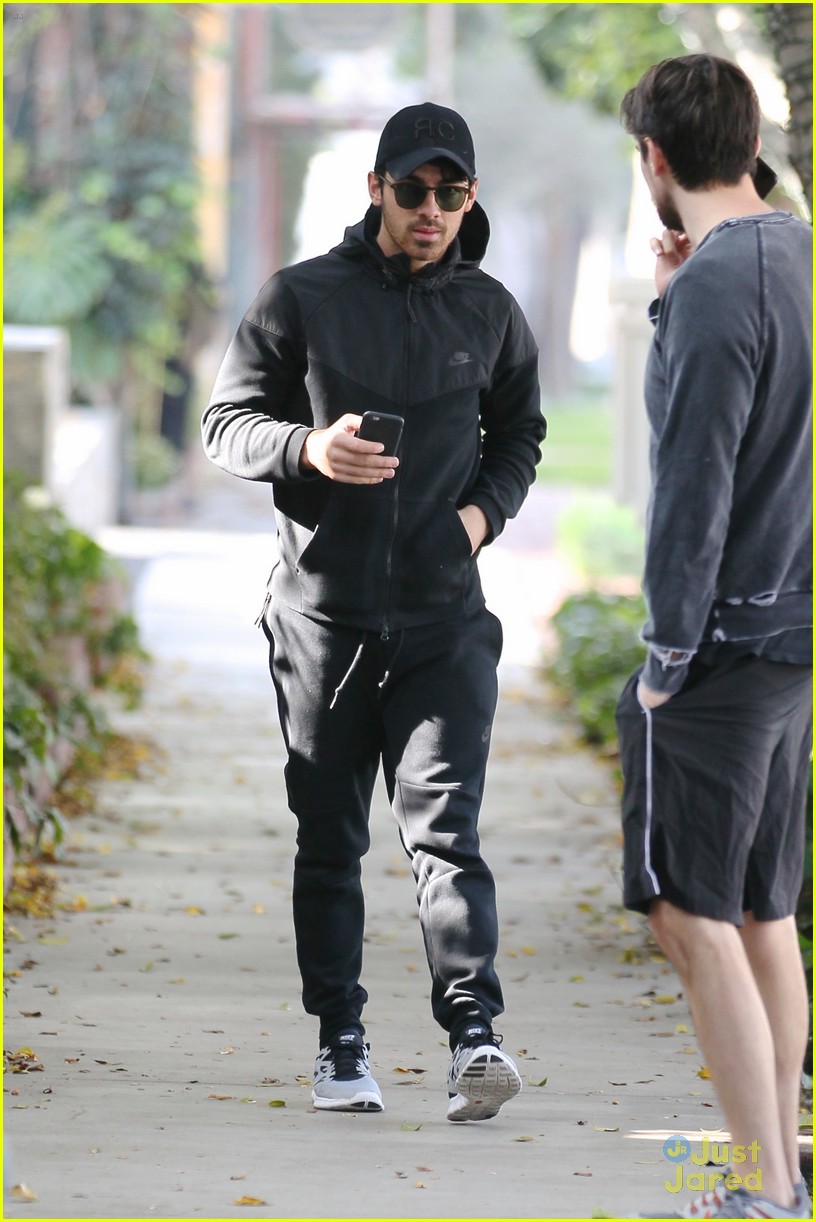 Joe Jonas Heads To Meeting In Los Angeles After Funny Instagram Shot