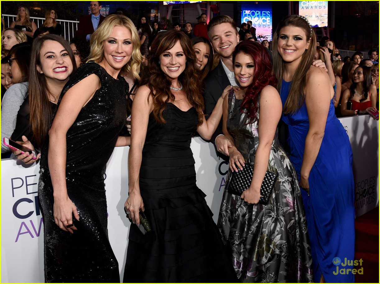 jillian rose reed brett davern molly tarlov pcas 01