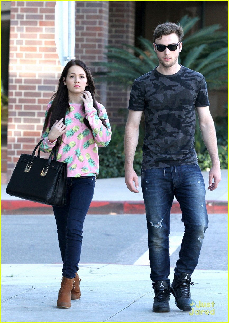 Kelli Berglund & Boyfriend Sterling Beaumon Make One Stylish Couple ...