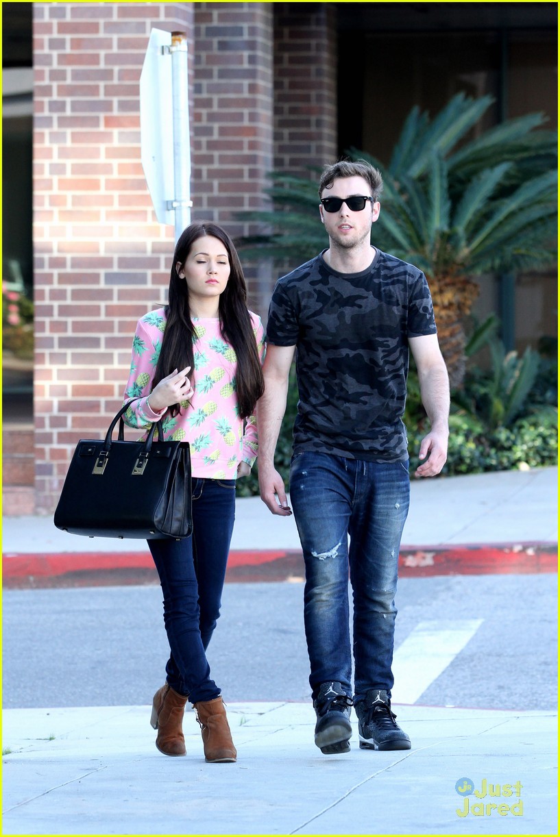 Kelli Berglund & Boyfriend Sterling Beaumon Make One Stylish Couple ...