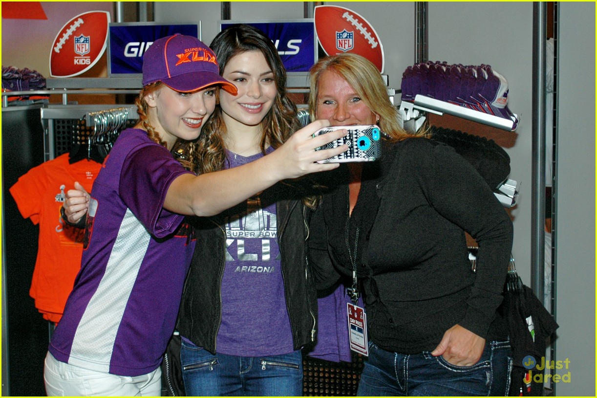 Miranda Cosgrove & Jordin Sparks Kick Off SuperBowl Festivities at NFL Shop  Grand Opening: Photo 767201, Jordin Sparks, Miranda Cosgrove Pictures