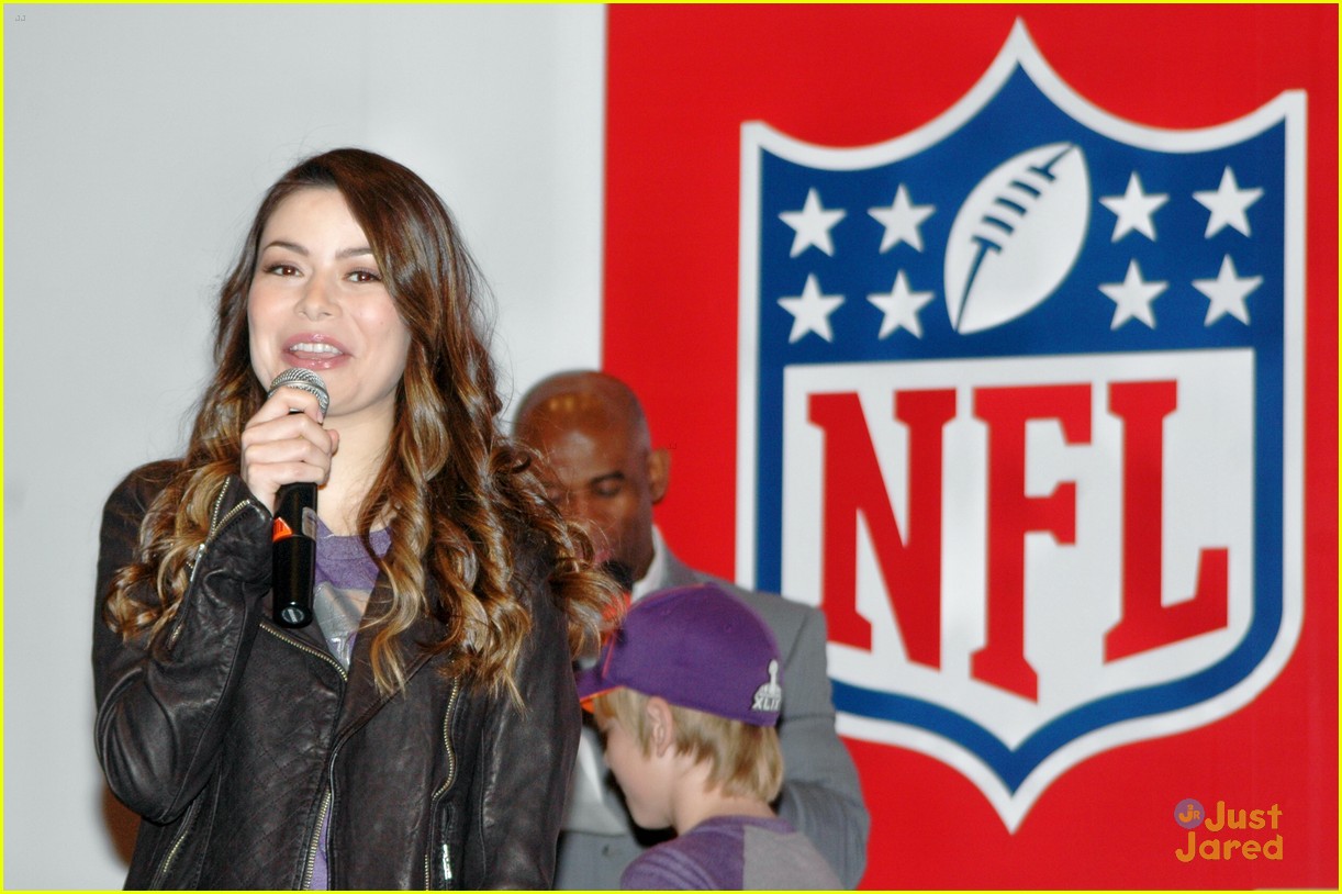 MIRANDA COSGROVE at Super Bowl XLIX NFL Shop Opening in Phoenix