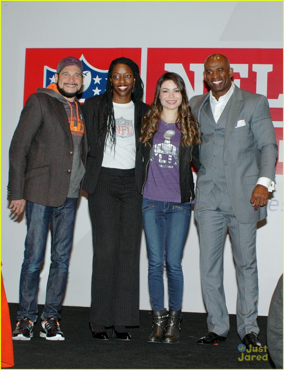 Miranda Cosgrove & Jordin Sparks Kick Off SuperBowl Festivities at NFL Shop  Grand Opening: Photo 767201, Jordin Sparks, Miranda Cosgrove Pictures