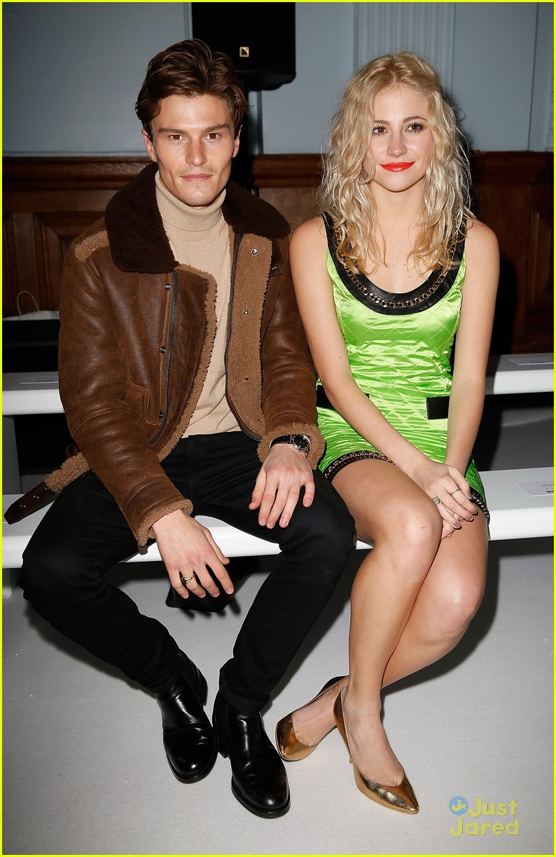 Oliver Cheshire Brings Pixie Lott To Moschino Show During London ...