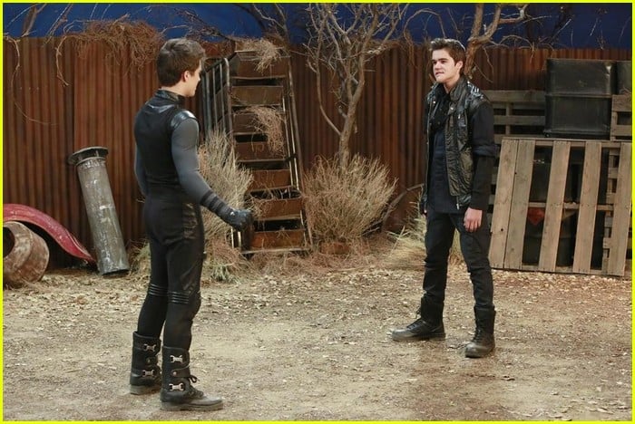 Get A New, Exclusive Look at 'Lab Rats: Rise Of The Secret Soldiers ...