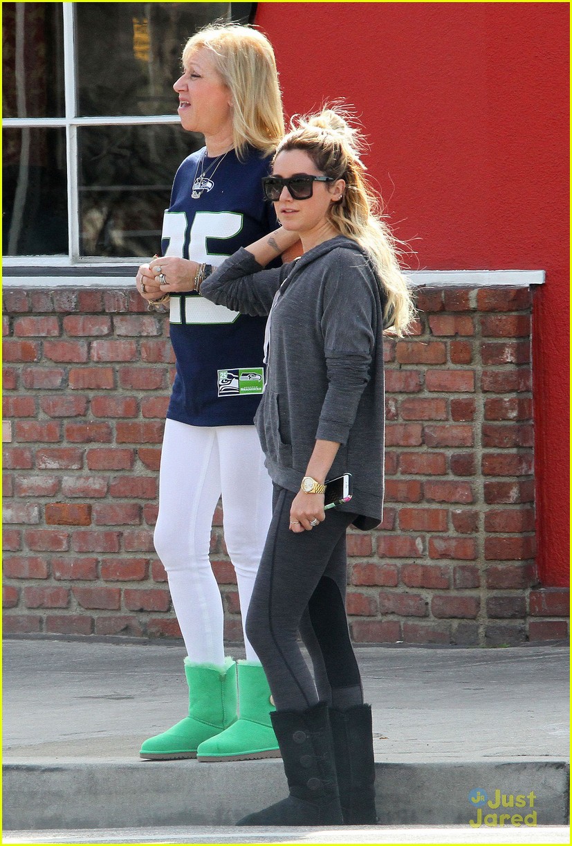 Ashley Tisdale Was Inspired By The Always Likeagirl Super Bowl Commercial Photo 770055 Ashley Tisdale Pictures Just Jared Jr