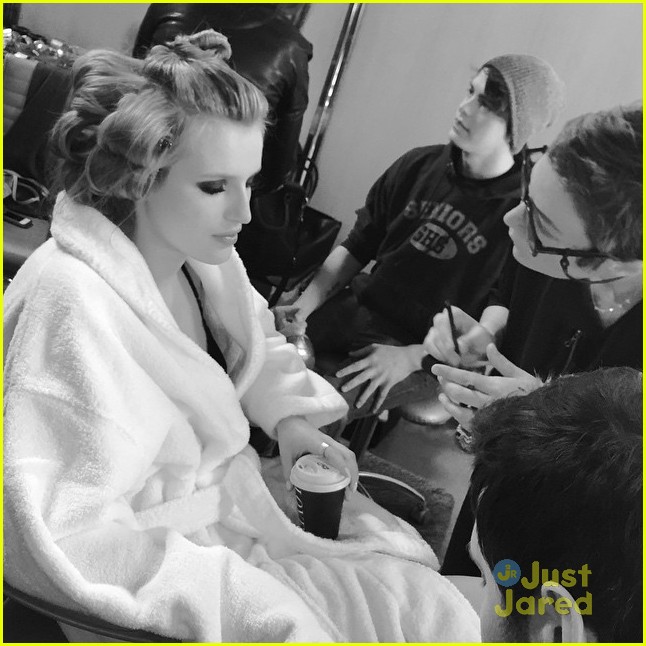Bella Thorne Shoots May Cover of Elle Canada - See The Pics! | Photo