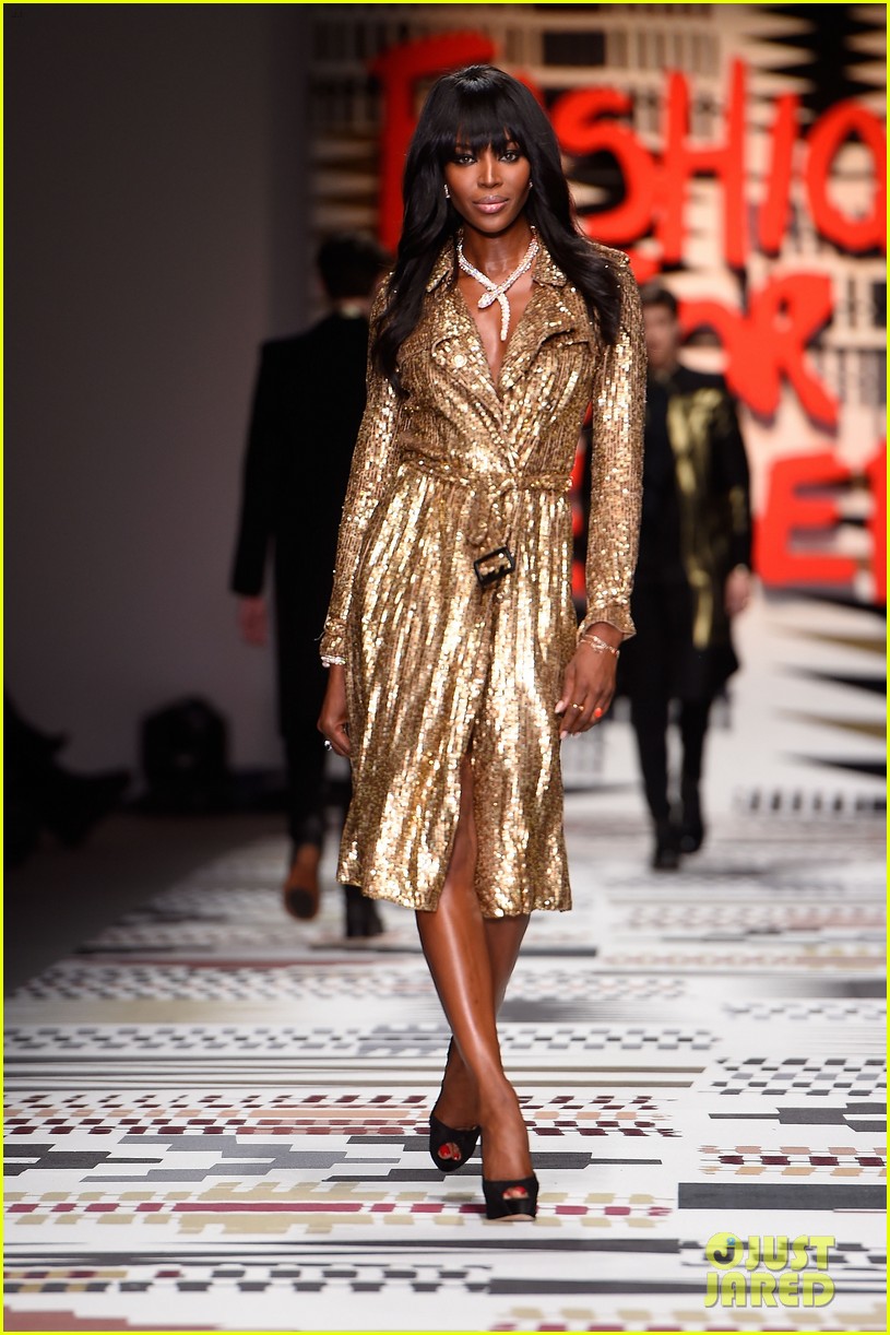 Full Sized Photo of naomi campbell jourdan dunn more hit the runway at