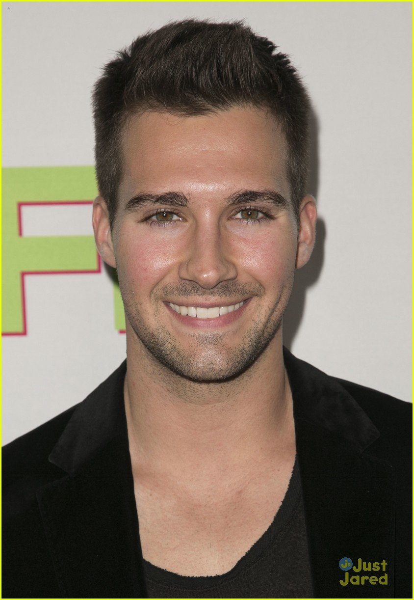 Carlos & Alexa PenaVega Join James Maslow at 'The DUFF' Premiere ...