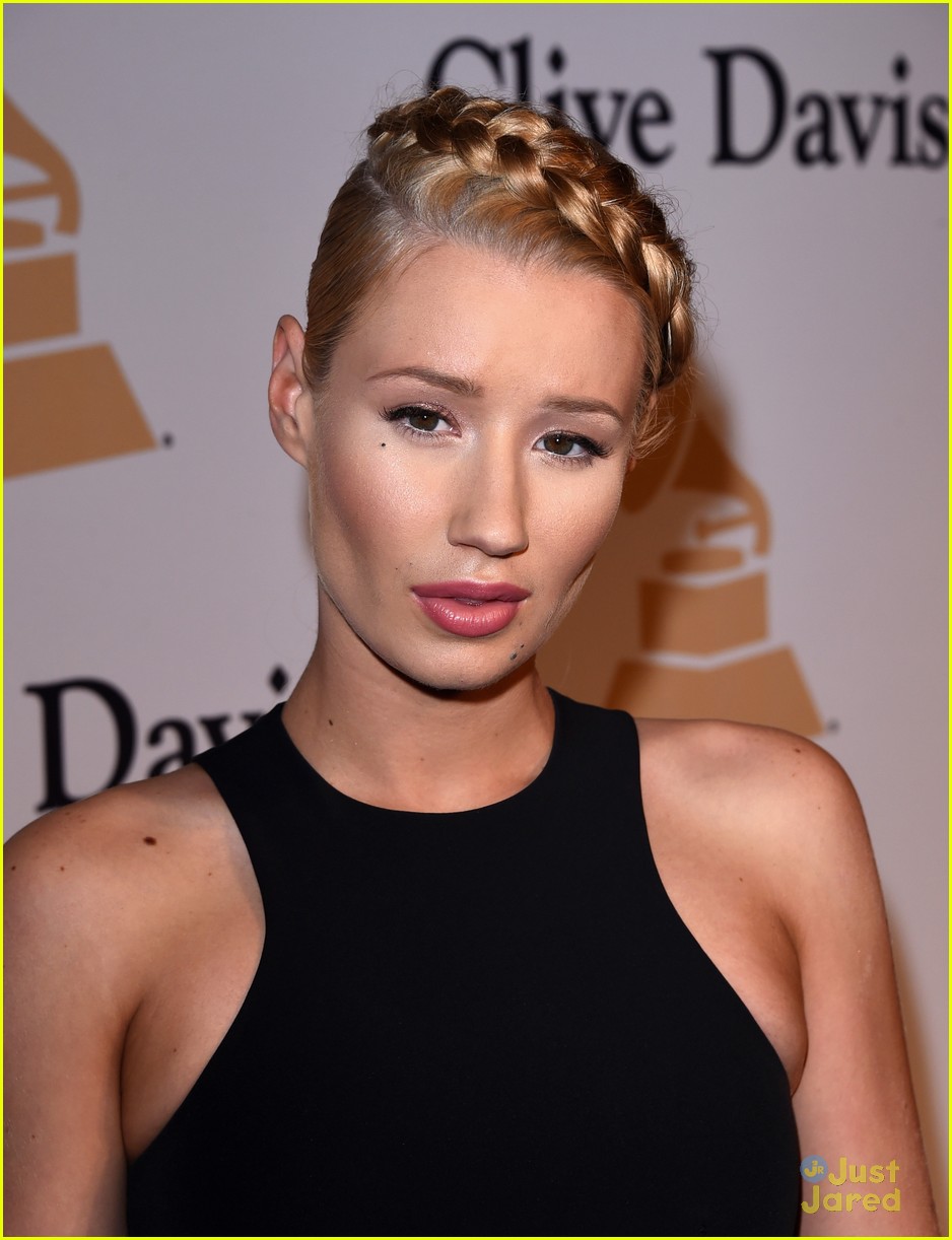 Iggy Azalea & Rita Ora Are A Couple of 'Black Widows' at Pre-Grammy ...