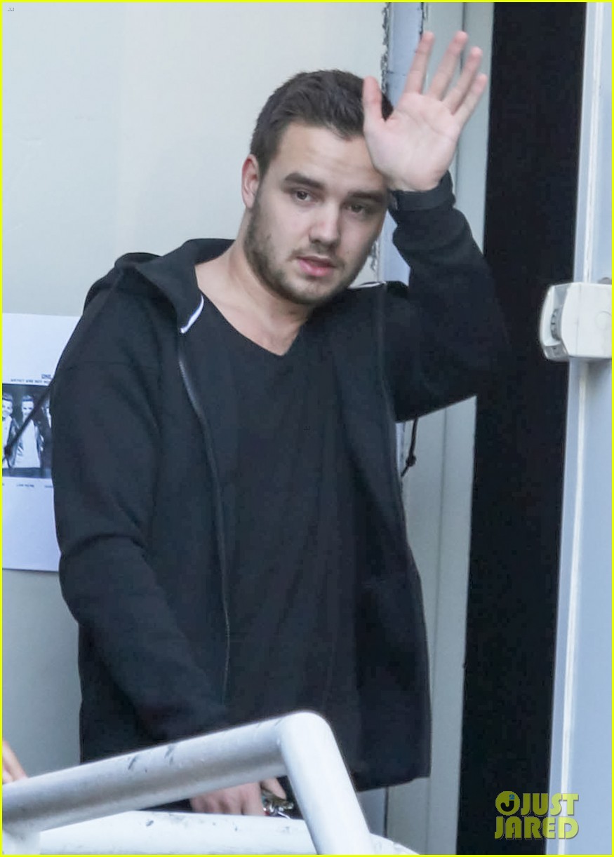 One Direction Hit Sydney To Kick Off 'On The Road Again' World Tour