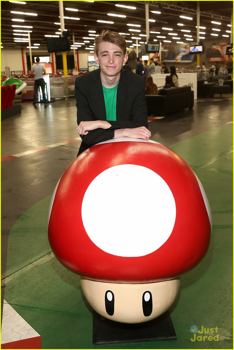 Full Sized Photo of dylan riley snyder nintendo bday party 14 | Dylan