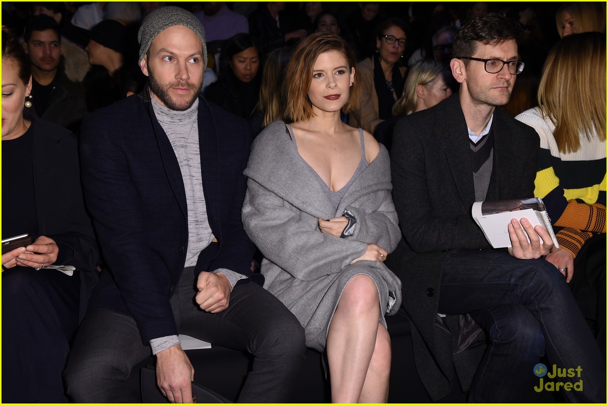 Full Sized Photo of gigi hadid max mara mochino show 02 | Gigi Hadid is