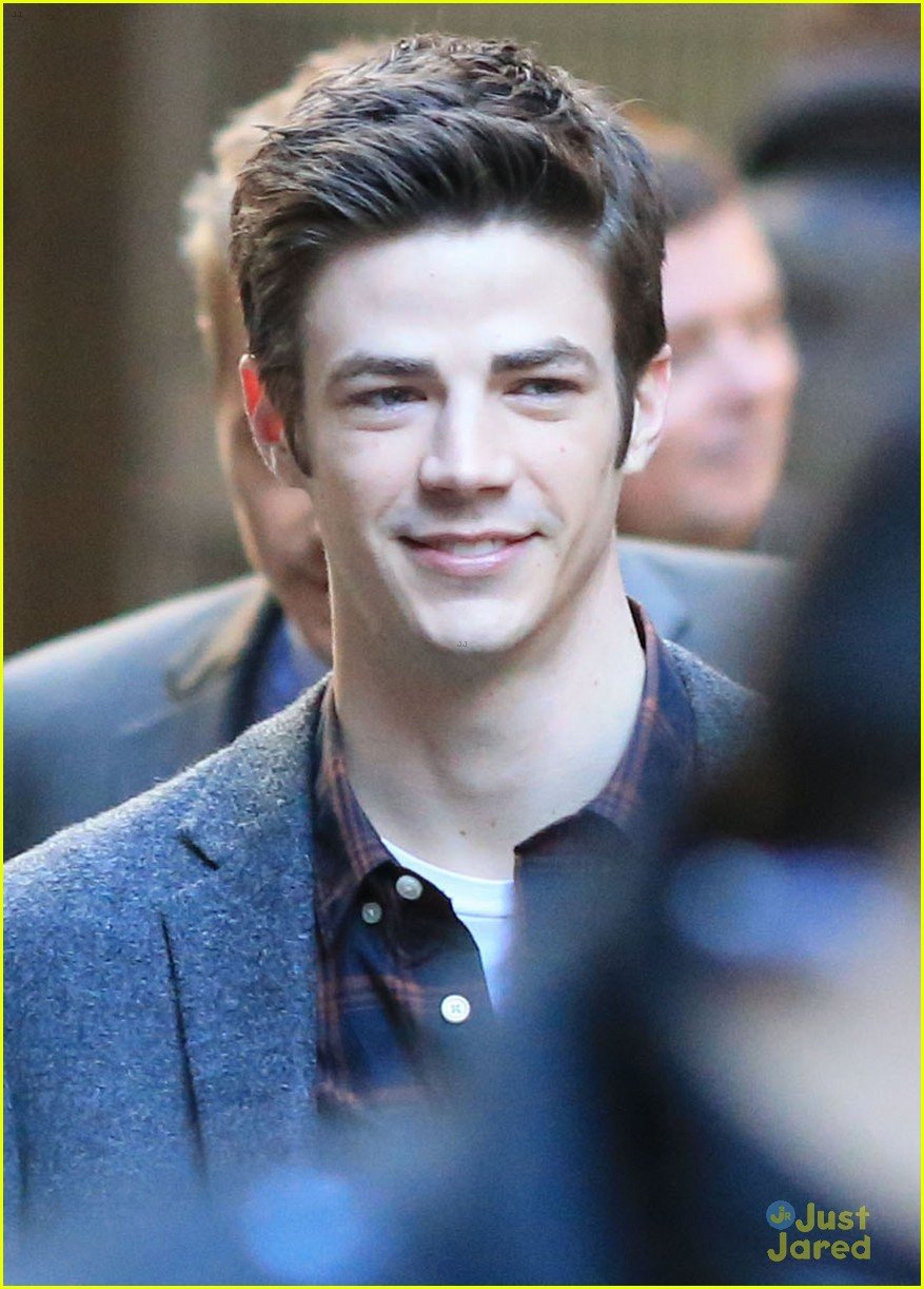 Full Sized Photo of grant gustin playful faces paparazzi the flash 15 ...