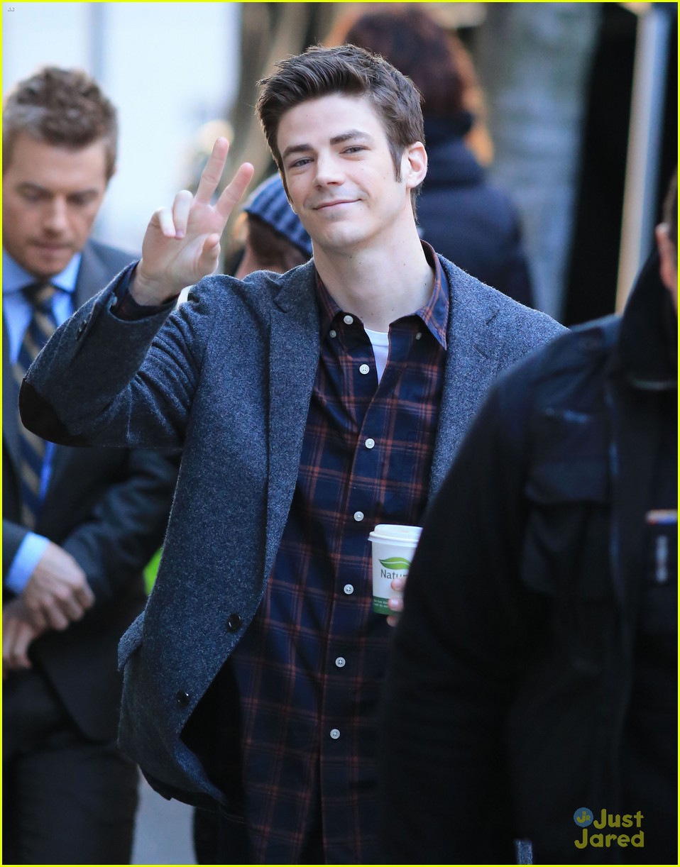 Grant Gustin Gets Playful With Paparazzi In Between The Flash Scenes Photo 778903 Photo