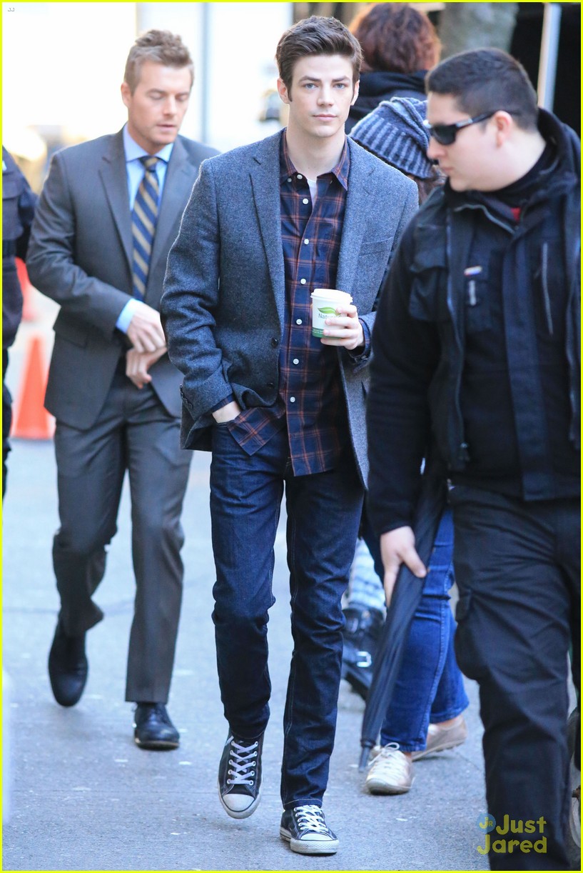 grant gustin playful faces paparazzi the flash 24.