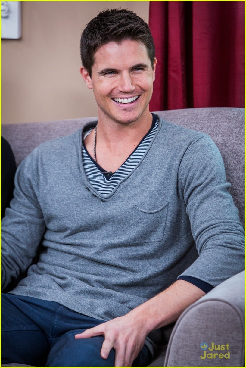 italia ricci robbie amell home family together 25.