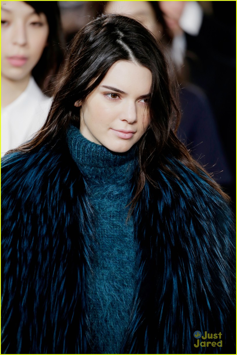 Kendall Jenner & Gigi Hadid Hit Runway at Michael Kors Show | Photo