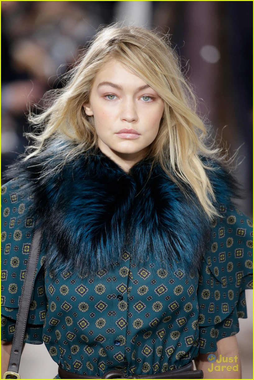 Kendall Jenner & Gigi Hadid Hit Runway at Michael Kors Show | Photo