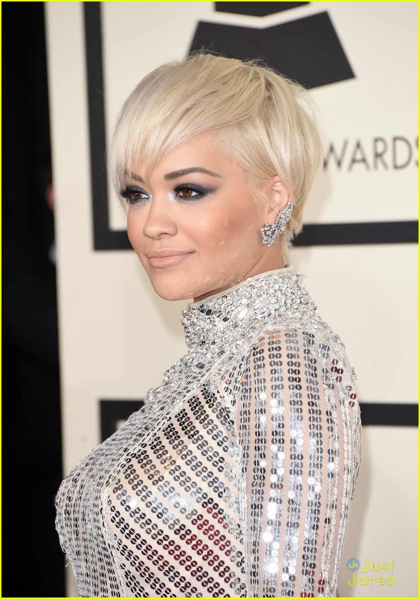 Rita Ora Makes Shimmering Entrance at Grammys 2015 Photo 772530