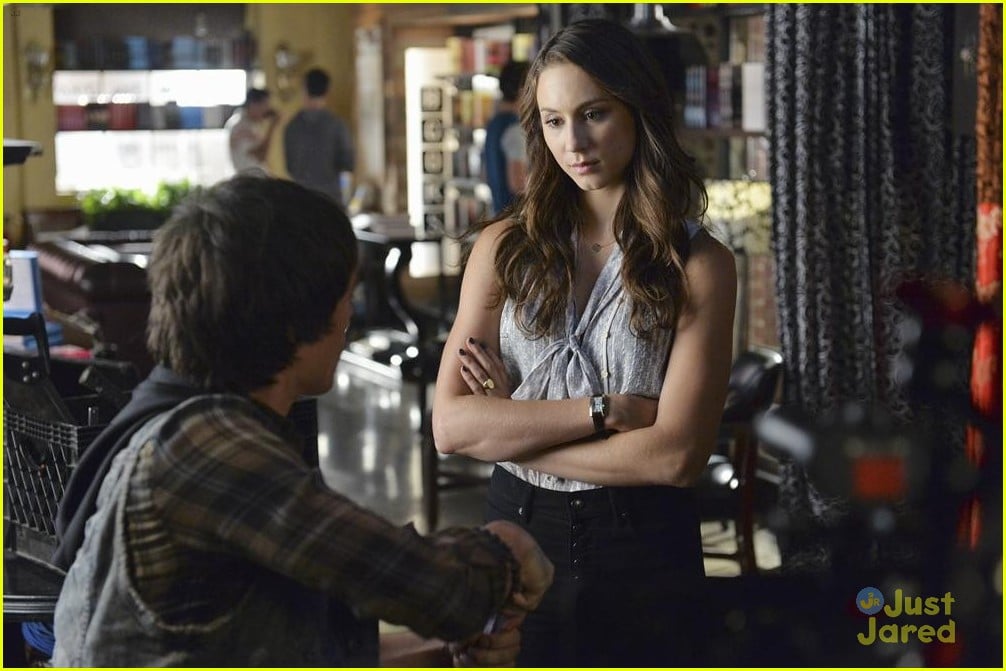 Full Sized Photo Of Spencer Jonny Pretty Little Liars Photos 04 Spencer Spends More Time With