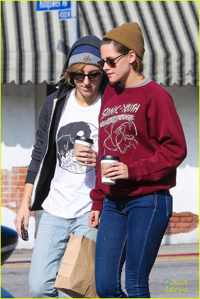 Kristen Stewart Grabs Coffee With Alicia Cargile Before Flying to ...