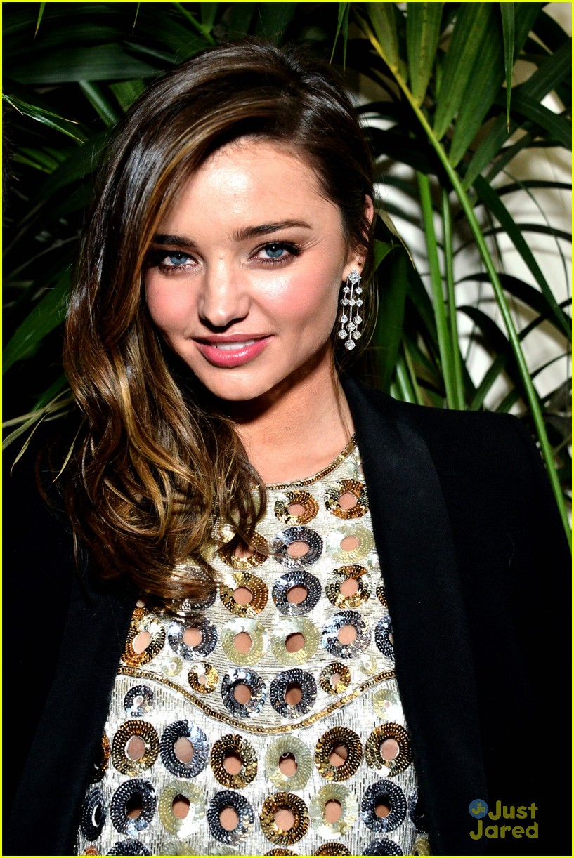 Taylor Swift Parties with Lots of Models at Warner Music’s Grammys 2015