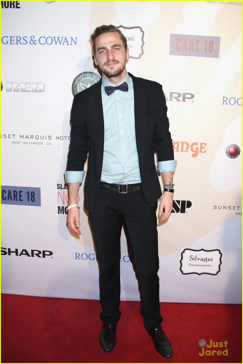 Tahj Mowry & Kendall Schmidt Are Handsome Grammys Party Guys! Photo