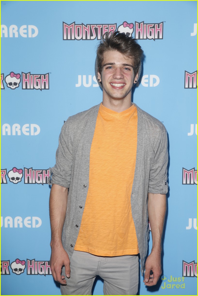Dylan Riley Snyder Throws It Back With Monster High & JJJ After 'Kickin ...